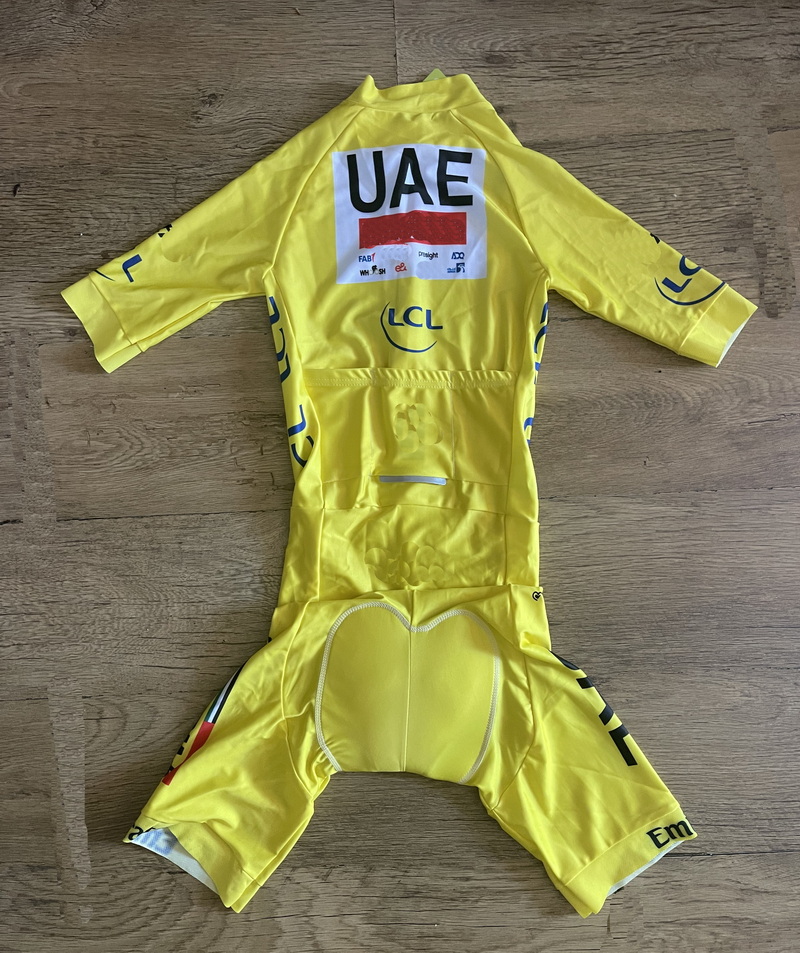 LASER CUT Dermotuta 2024 UAE T - Cycling Gear Uae recensione e prezzo